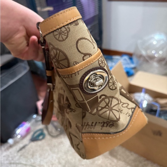 Stunning 2010 Horse And Carriage Coach Tote - Picture 7 of 8